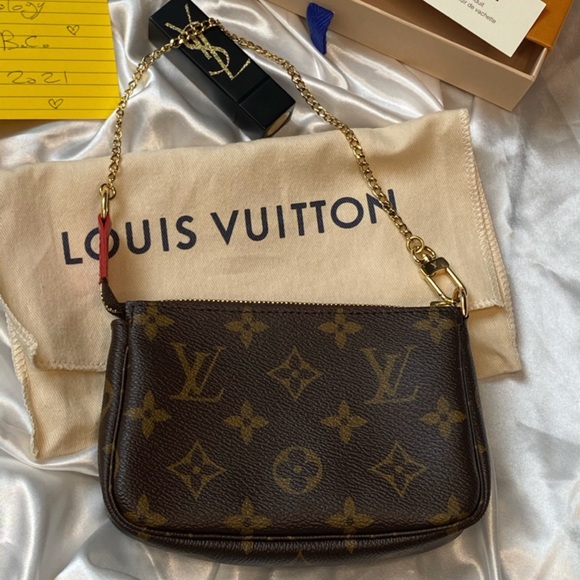 ✈️SOLD✈️💝👠Authentic 2020 France LIMITED EDITION Pochette - Picture 2 of 9